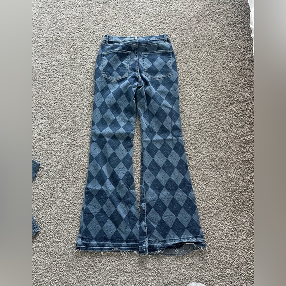 Never worn size 7 plaid flare jeans - Picture 2 of 3